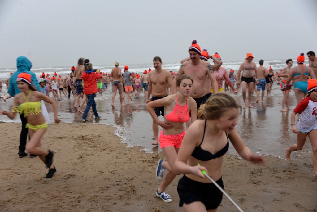 ../Images/Nieuwjaarsduik Nederzandt 2017 058.jpg